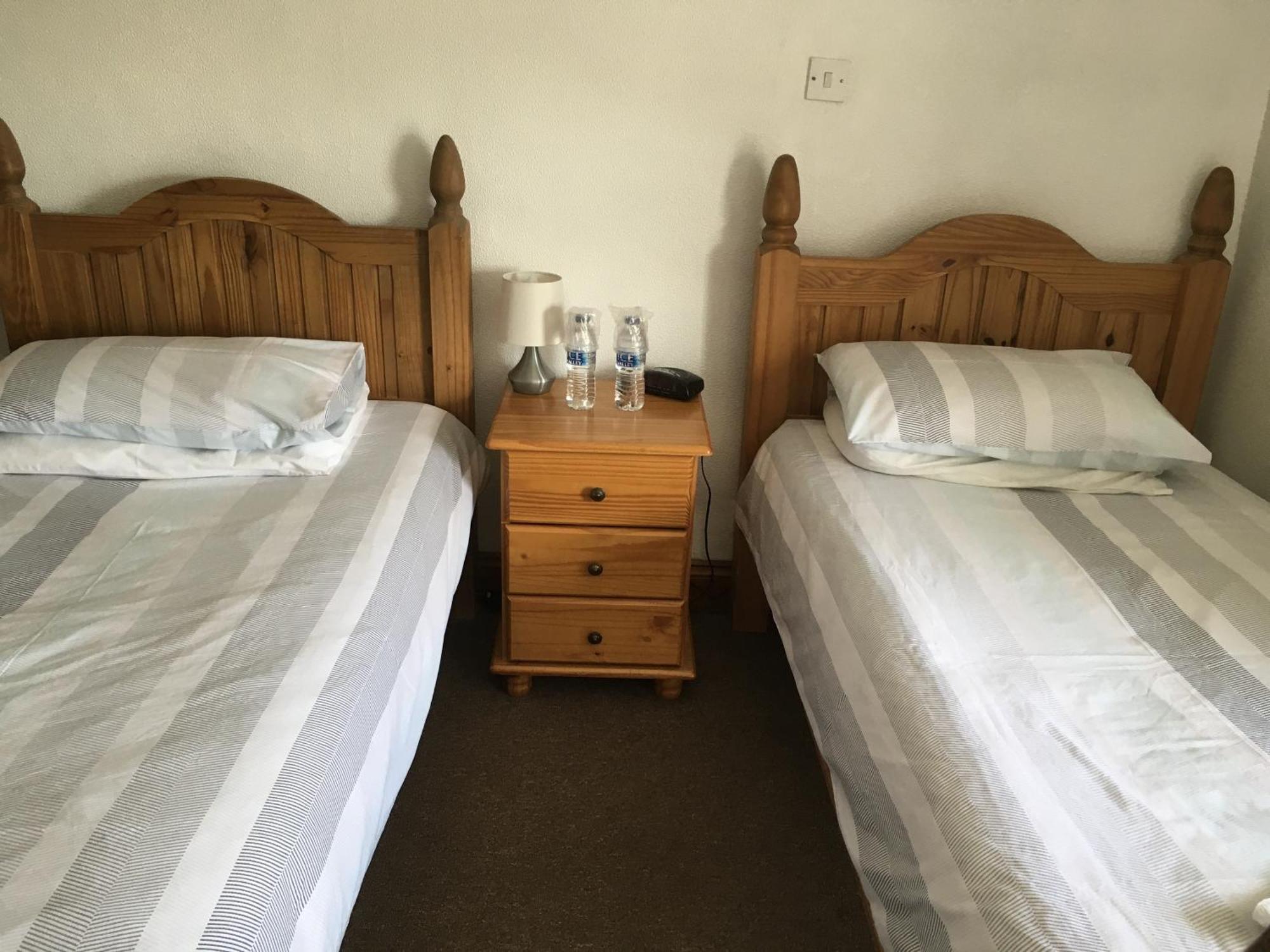 College Guest House Haverfordwest Bilik gambar